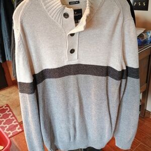American Eagle Outfitters Gray and Black Crewneck Sweater